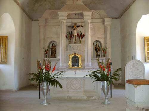 El interior de la mision Santa Gertrudis
